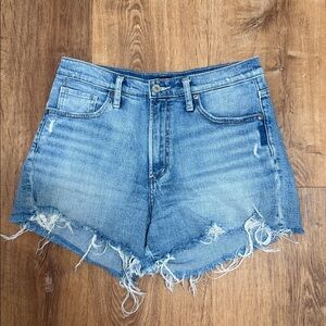 Women’s Silver Jeans Frisco Short in Light Blue size 27 4 inch inseam